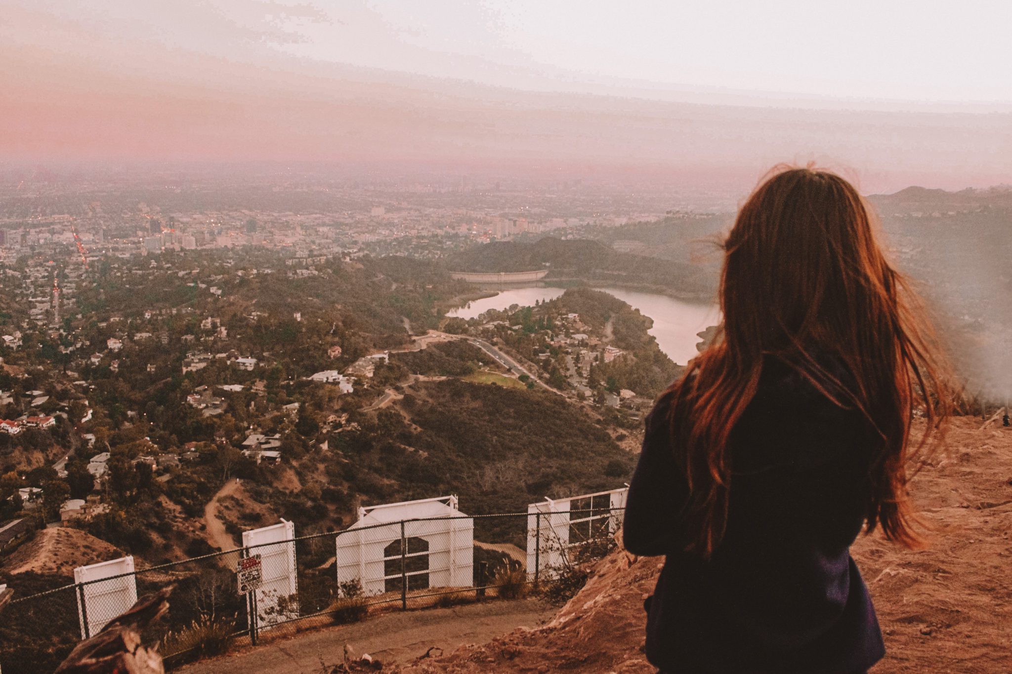 Tips for hiking to the Hollywood Sign | 13 awesome things to do in  LA with kids #hollywoodsignhike #california #LA #simplywander