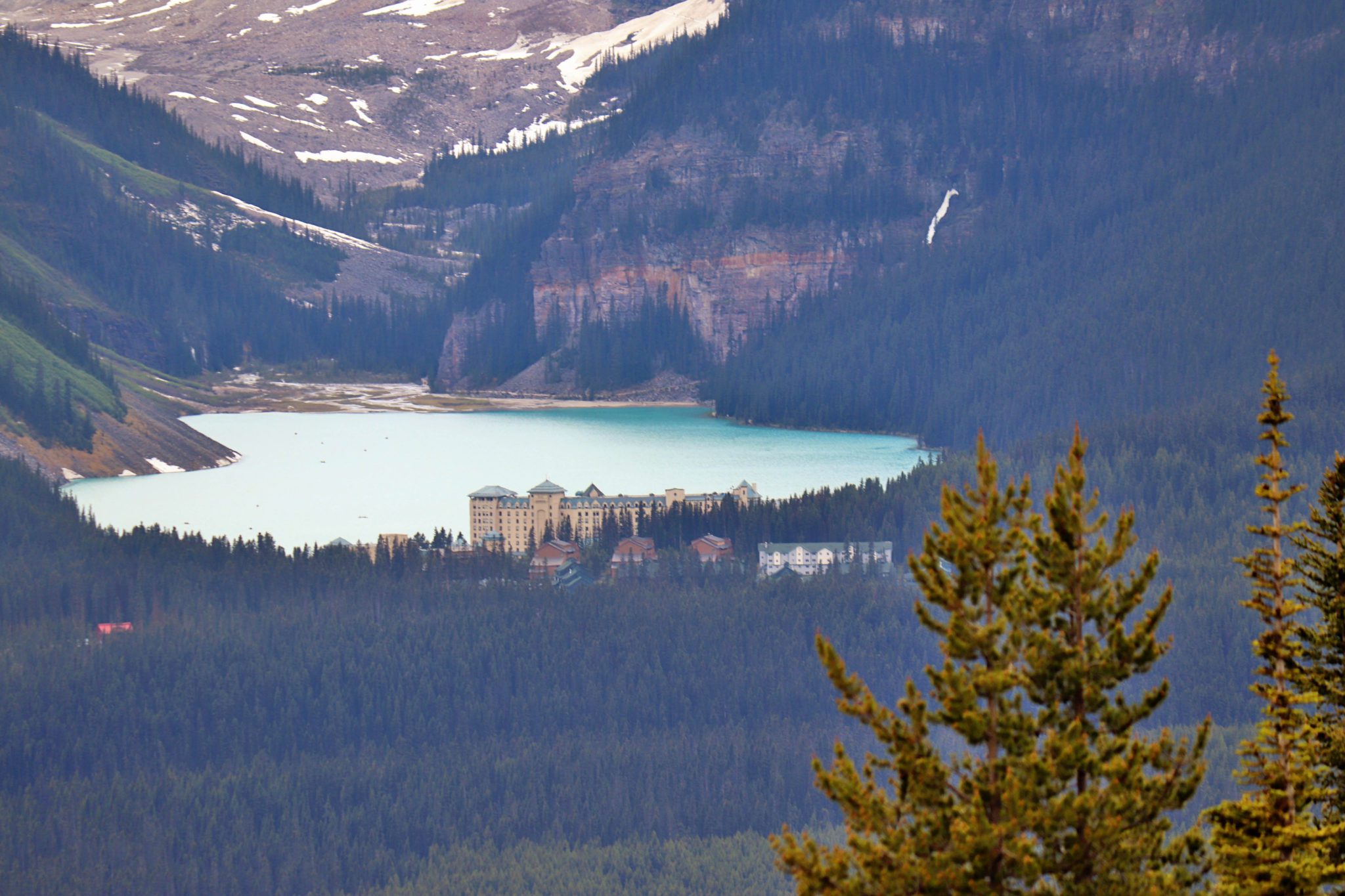 Banff Photography Guide: 15 Amazing Spots to take Photos in Banff | Lake Louise Gondola #banff #canada #simplywander #lakelouisegondola