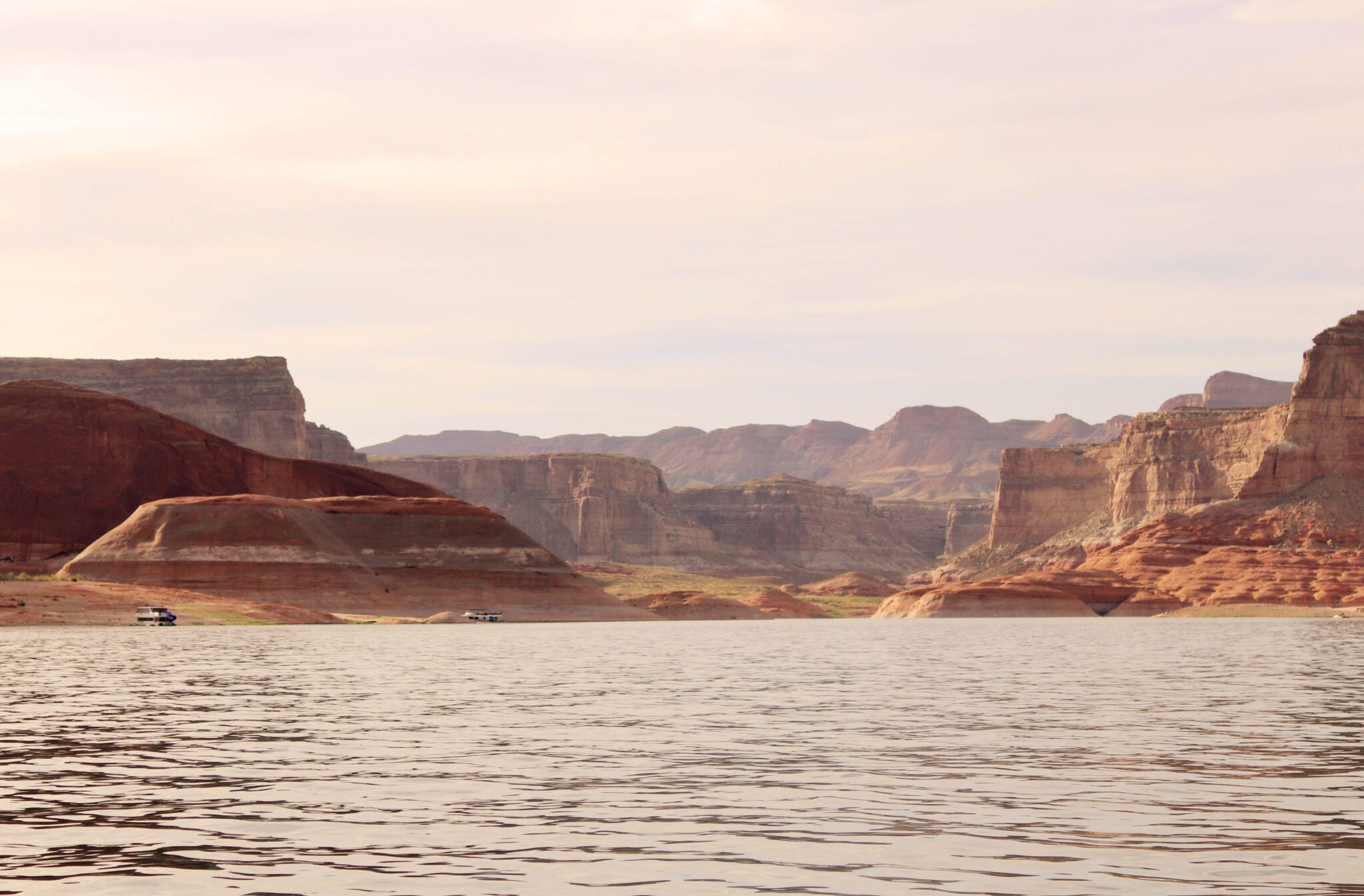 First Time Guide to Lake Powell | Padre Bay #lakepowell #padrebay #simplywander
