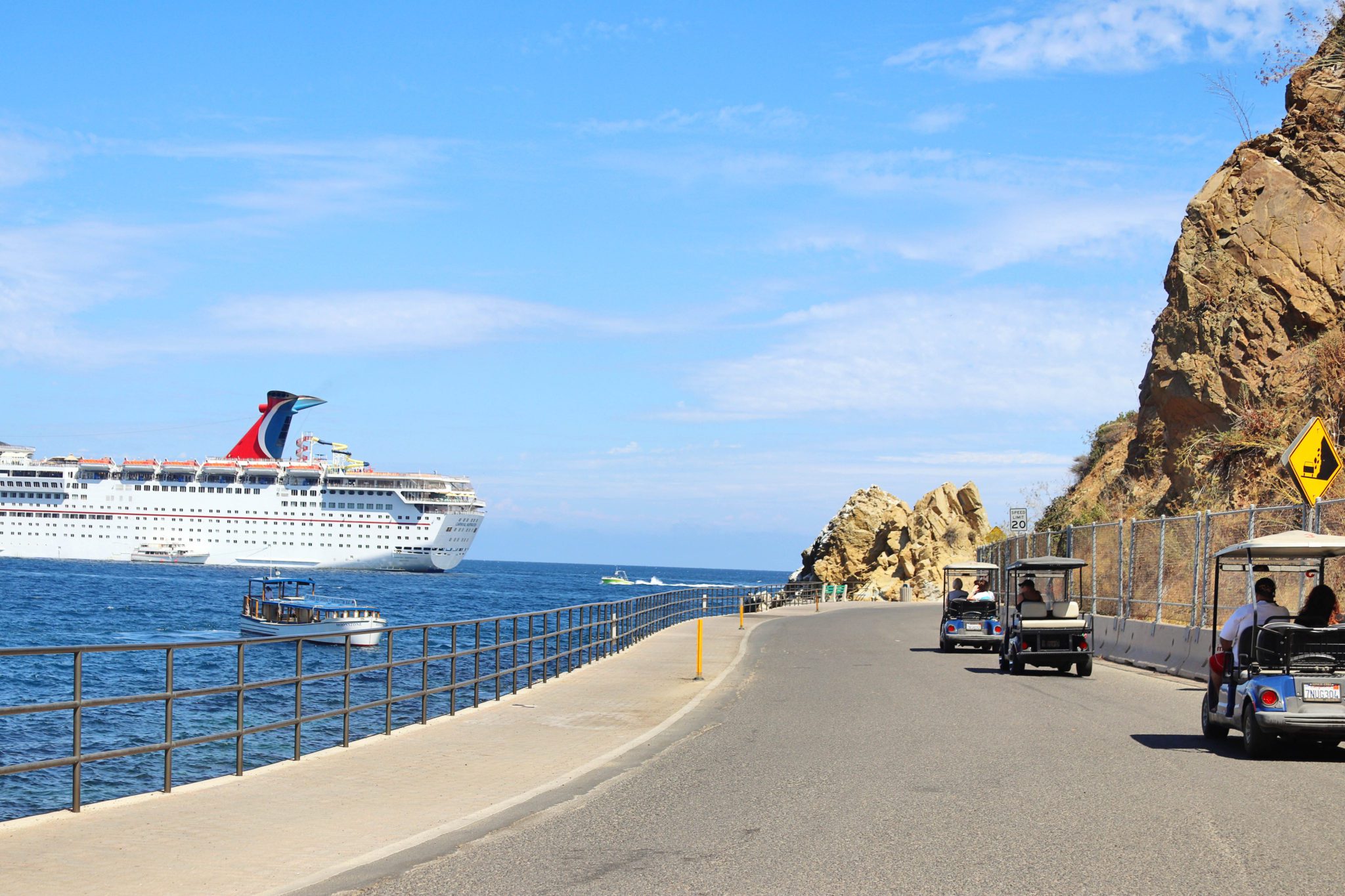 Tips for renting a golf cart on Catalina Island | 6 awesome things to do on Catalina Island | A Day Trip on Catalina Island #catalinaisland #california #simplywander