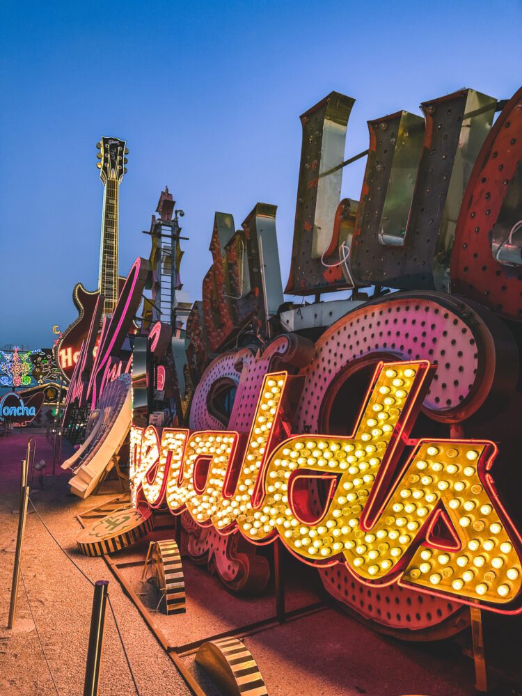 Best Things to Do in Las Vegas With Kids | Neon Museum #simplywande