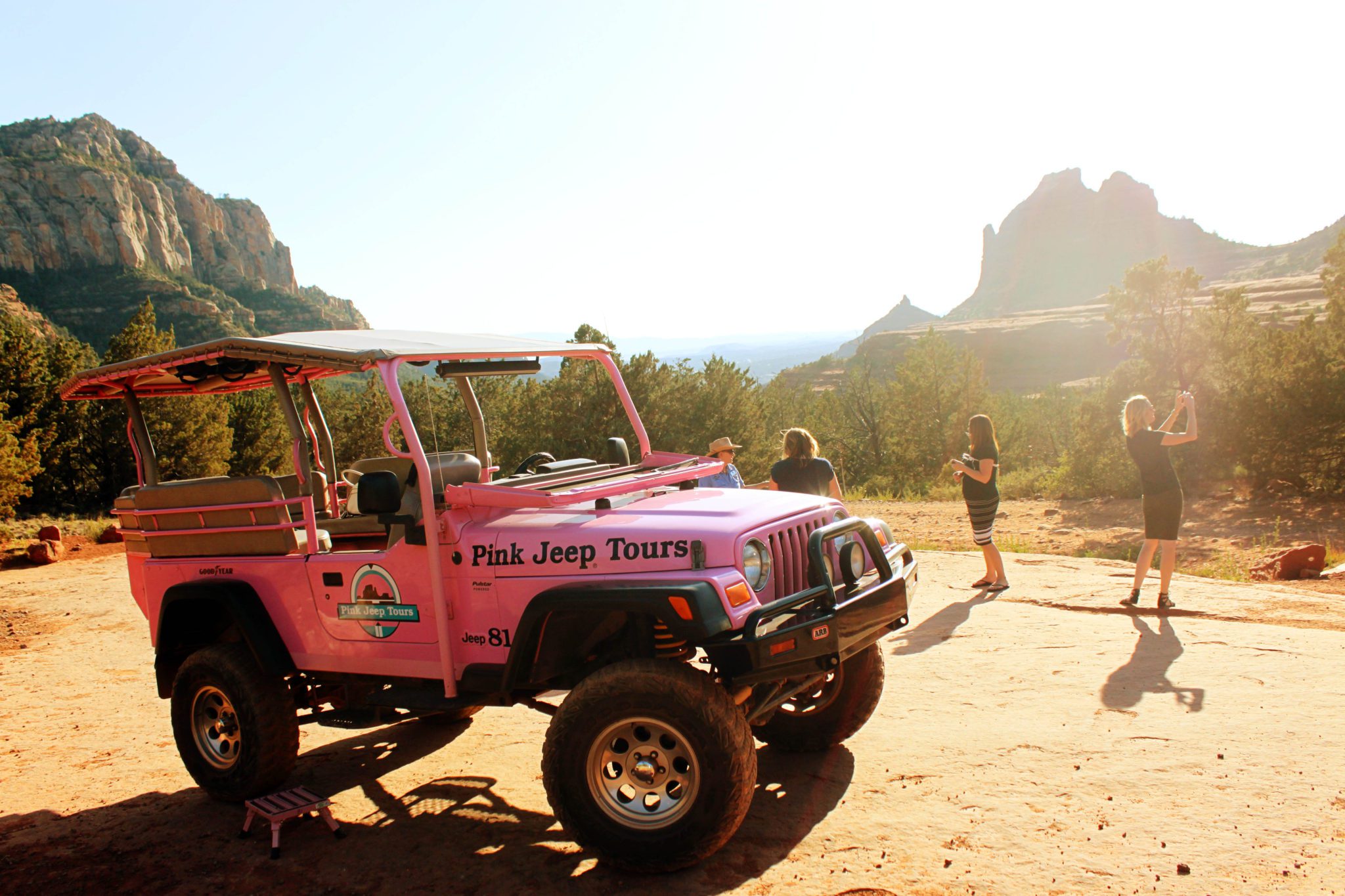 Experience the beauty of Sedona on and adventurous Pink Jeep tour!- Best things to do in Sedona #sedona #arizona #pinkjeeptour