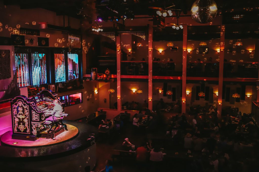 101 Things to do in the Phoenix East Valley with Kids | Organ Stop Pizza