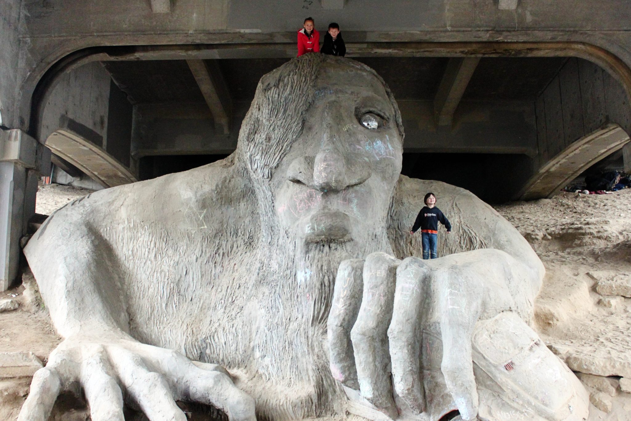 Where to find Seattle's famous Freemont Bridge Troll- 10 things to do in Seattle with kids #Seattle #washington #freemontbridgetroll