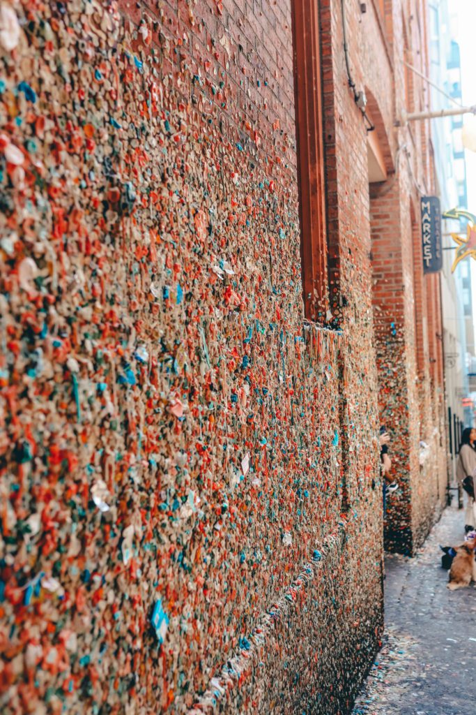 Fun Things to Do in Seattle With Kids | Pike Place Market Gum Wall #simplywander