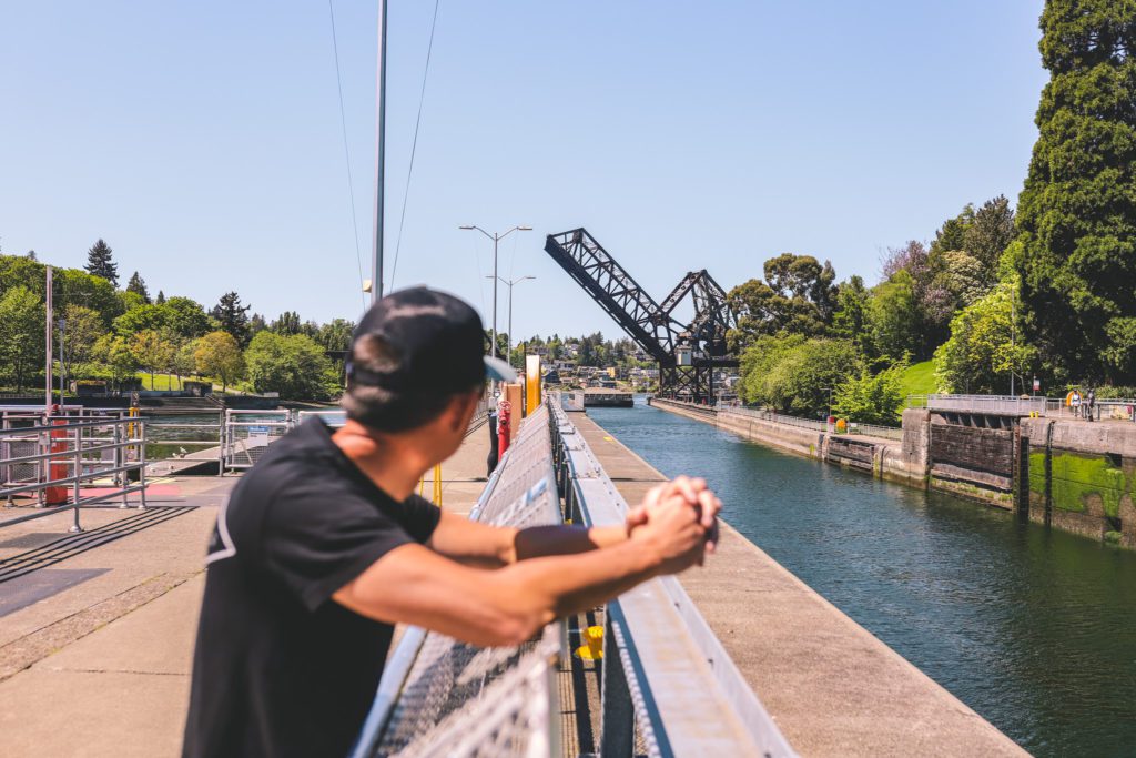 Fun Things to Do in Seattle With Kids | Watch the boats at Ballard Locks #simplywander