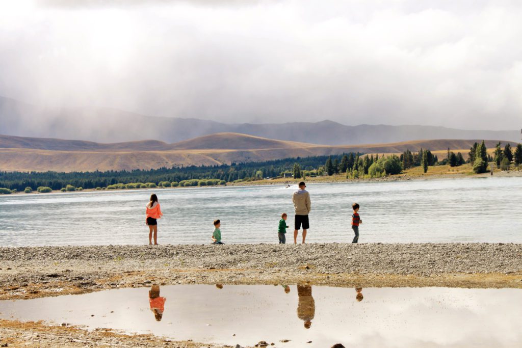 Explore the Lake Tekapo Shoreline Trail | 8 Things to do at Lake Tekapo #newzeland #laketekapo #simplywander