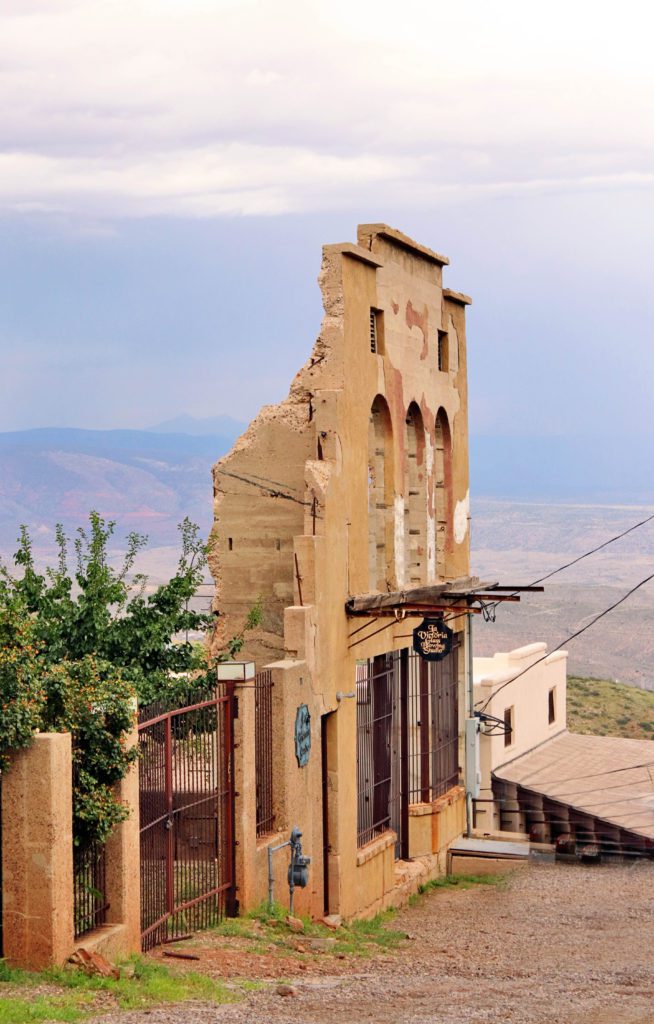 This Arizona Ghost Town is the largest ghost town in America | First time guide to visiting Jerome ghost town #jerome #arizona #victoriaglassblowingstudio #simplywander