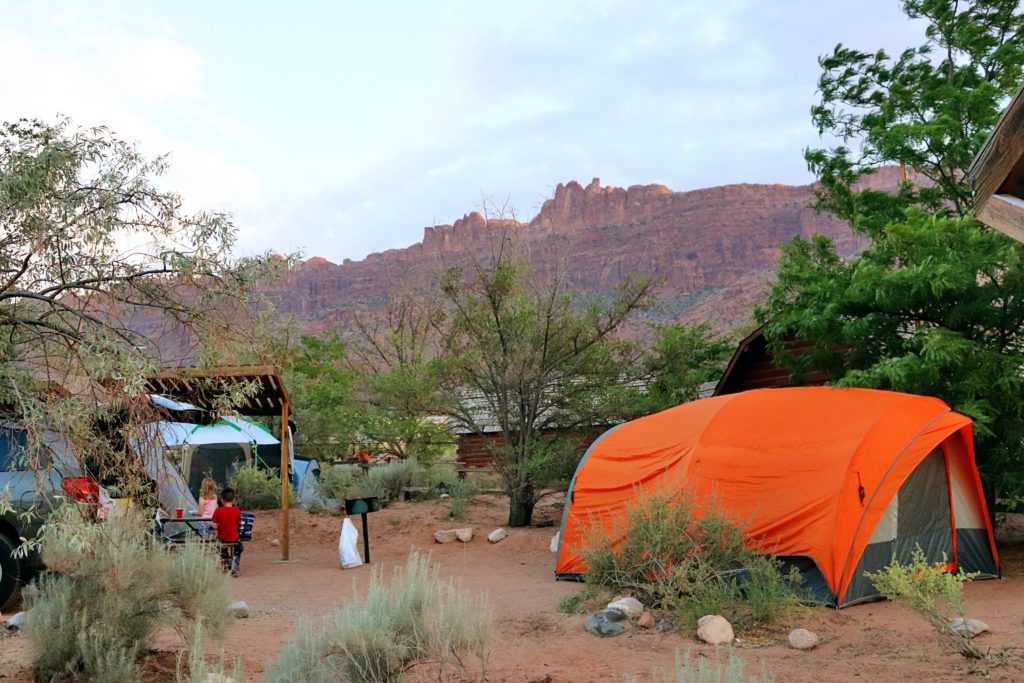 Best places to stay in Moab | First time guide to Moab Utah #moab #utah #simplywander #KOAcampground