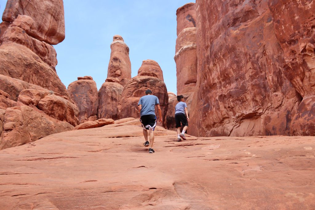 Two of the best hikes in Arches National Park | Fiery Furnace hike #arches #nationalpark #fieryfurnace #utah #simplywander
