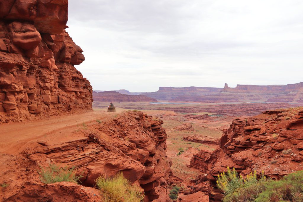 Best off road trails in Moab Utah | First time guide to Moab Utah #moab #utah #simplywander