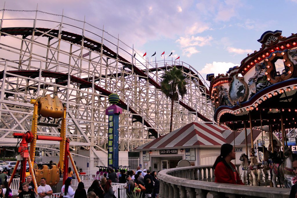 Find out what amusement park is San Diego's best kept secret | 12 unforgettable things to do in San Diego with kids #sandiego #sandiegokids #belmontpark #simplywander #familyvacation