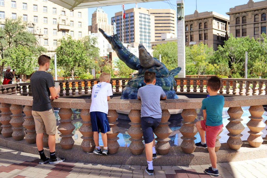 5 reasons you need to visit El Paso Texas | San Jacinto Historic Plaza #elpaso #texas #sanjacintohistoricplaza #simplywander