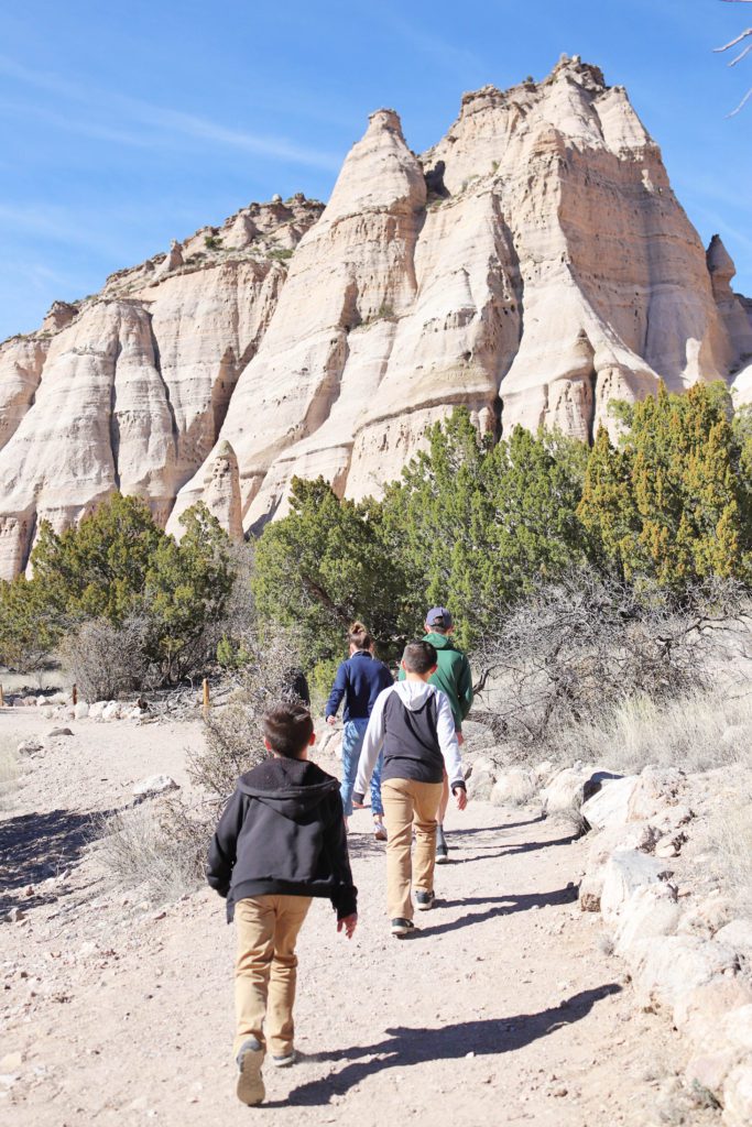 5 Awesome things to do in Santa Fe with kids | Tent Rocks #santafe #newmexico #simplywander