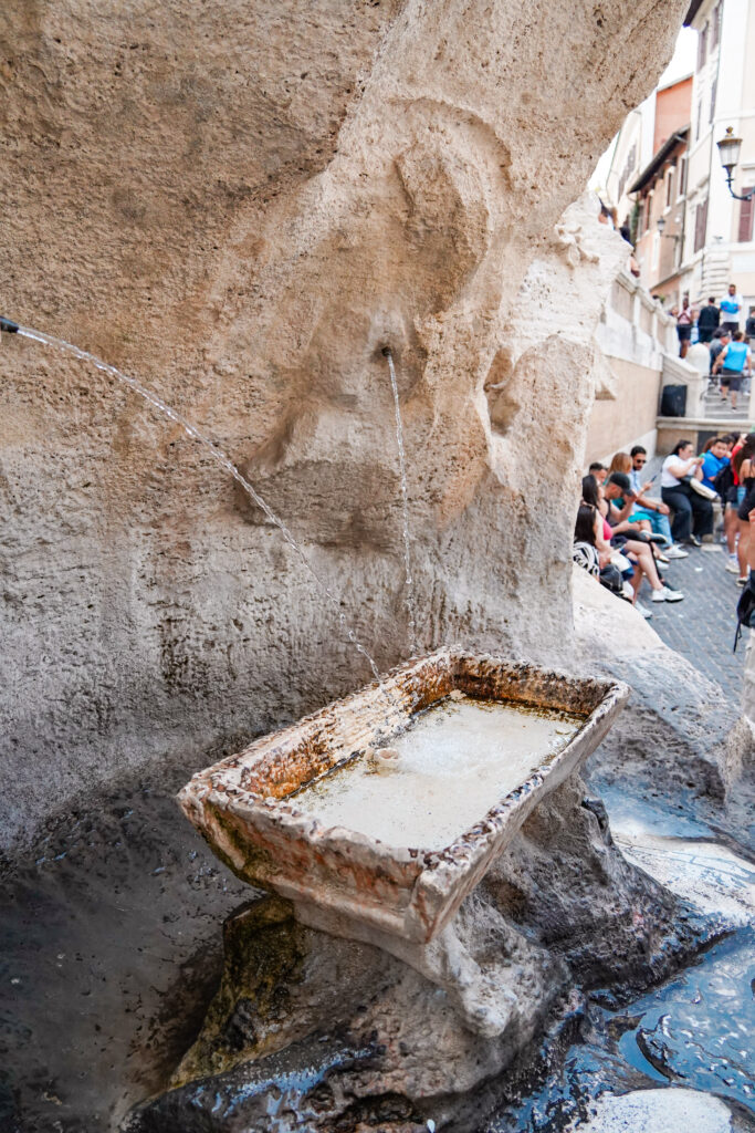 Trevi Fountain, Rome, Italy