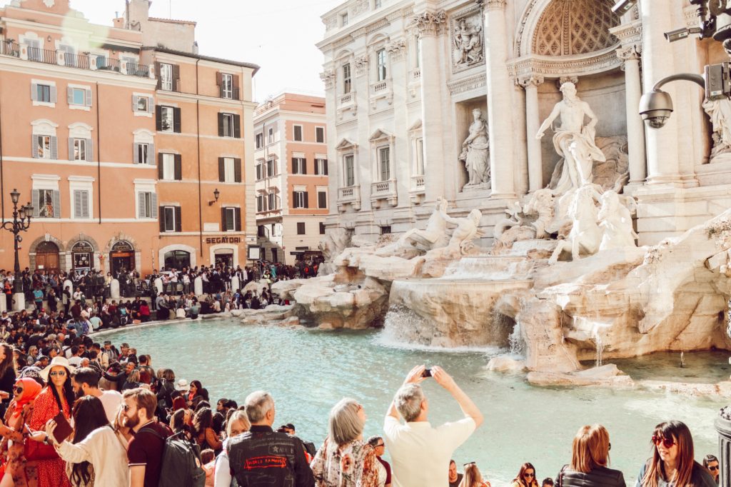 Trevi Fountain | Take this easy self-guided walking tour of Rome #rome #italy #trevifountain #simplywander