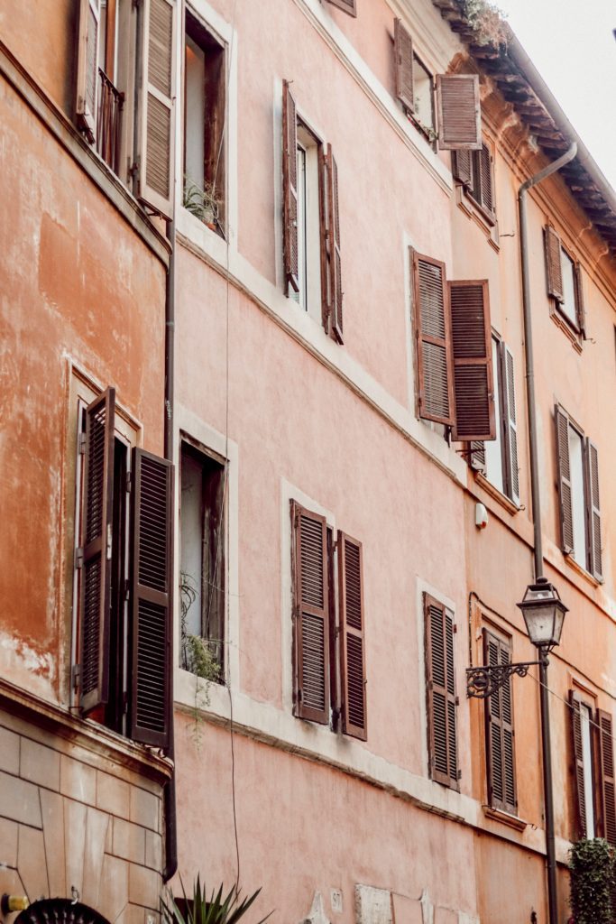 Take this easy self-guided walking tour of Rome #rome #italy #simplywander