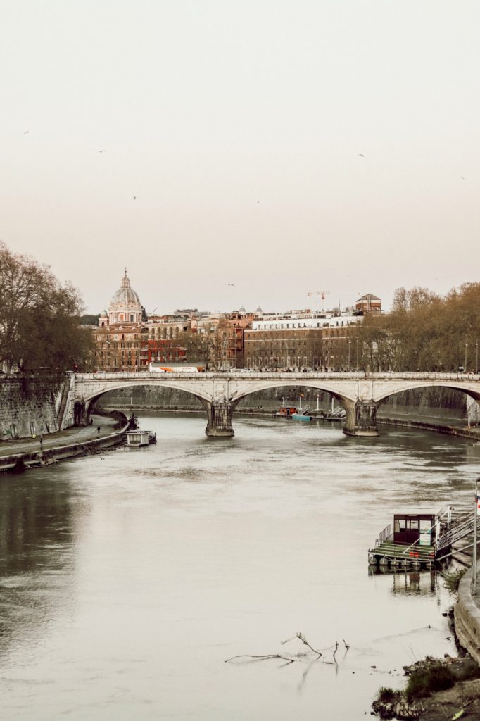 Tiber River | The best self-guided walking tour of Rome #rome #italy #tiberriver #simplywander