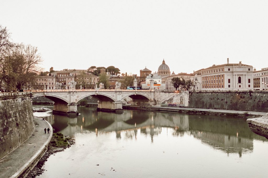 Tiber River | The best self-guided walking tour of Rome #rome #italy #tiberriver #simplywander