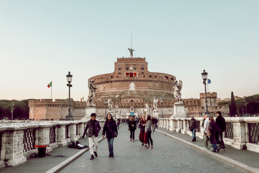 Castel Sant' Angelo | The best self-guided walking tour of Rome #rome #italy #castelsanangelo #simplywander