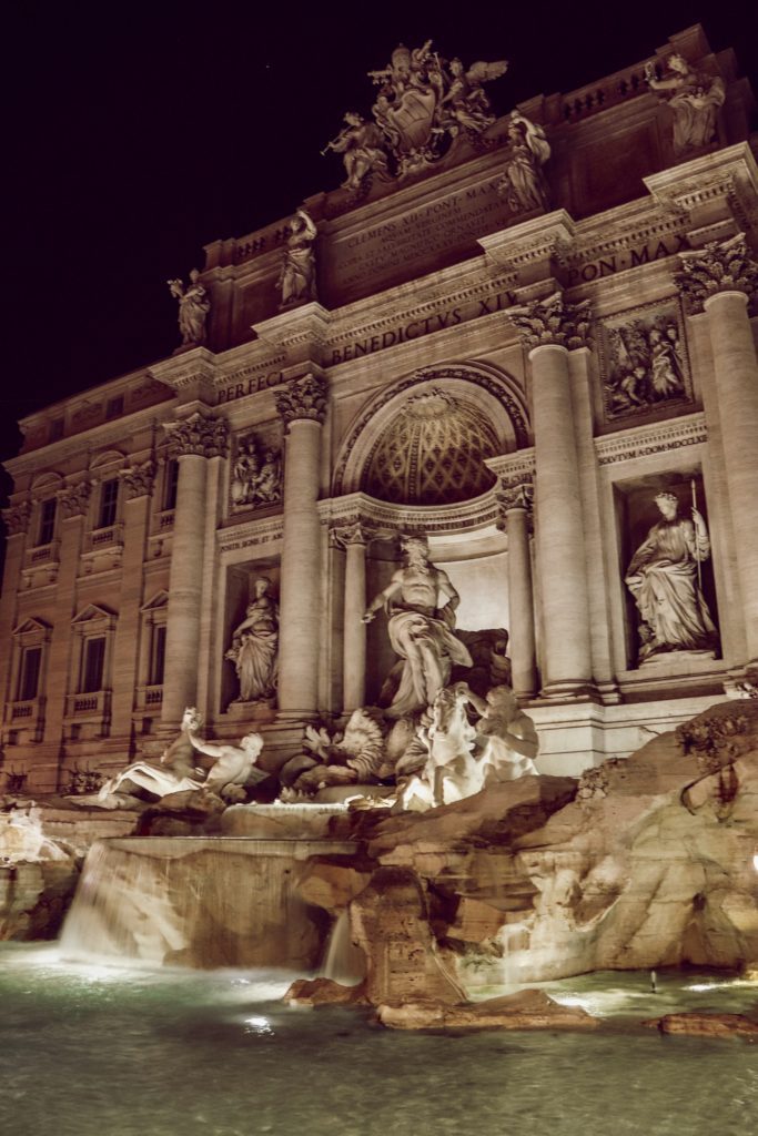 Trevi Fountain | Take this easy self-guided walking tour of Rome #rome #italy #trevifountain #simplywander