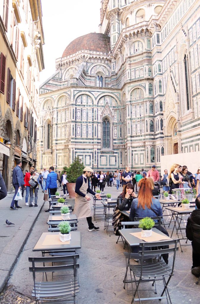 Piazza del Duomo | If you only have one day in Florence Italy don't miss these 5 spots | Simply Wander #Florence #Italy #piazzadelduomo
