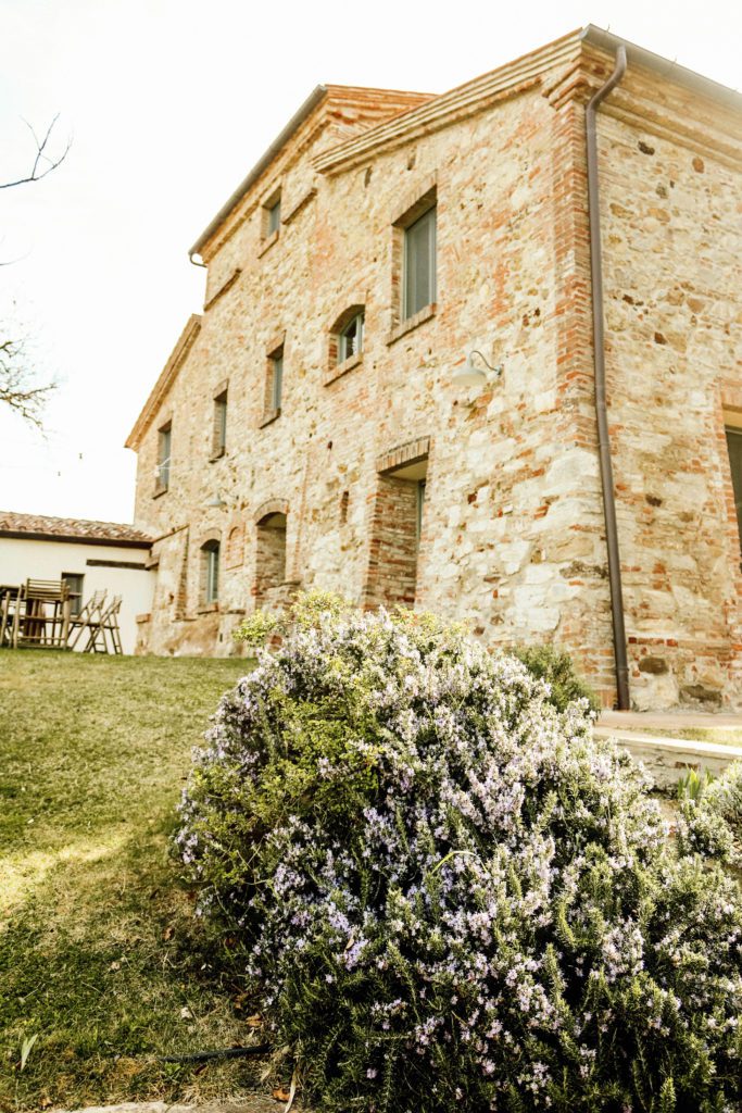 Staying at Salcheto Wine House in Tuscany | How to spend a romantic weekend in Tuscany Italy #simplywander #salchetowinehouse #italy #tuscany
