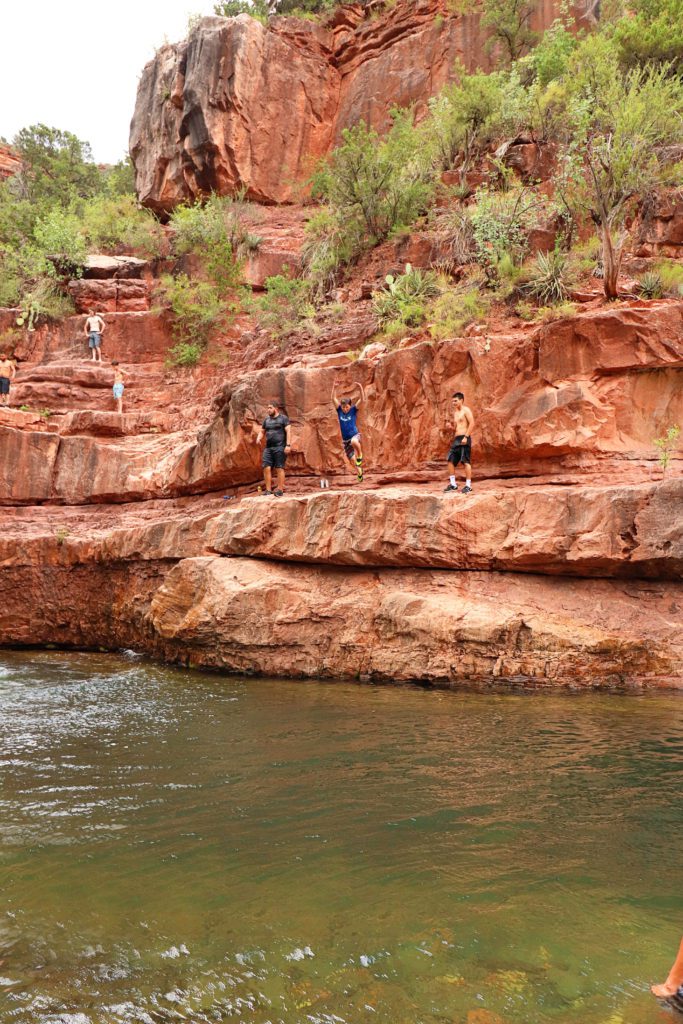 15 Fun Things to do in Sedona Arizona with Kids | Grasshopper Point Swimming Hole #simplywander #grasshopperpoint #sedona #arizona