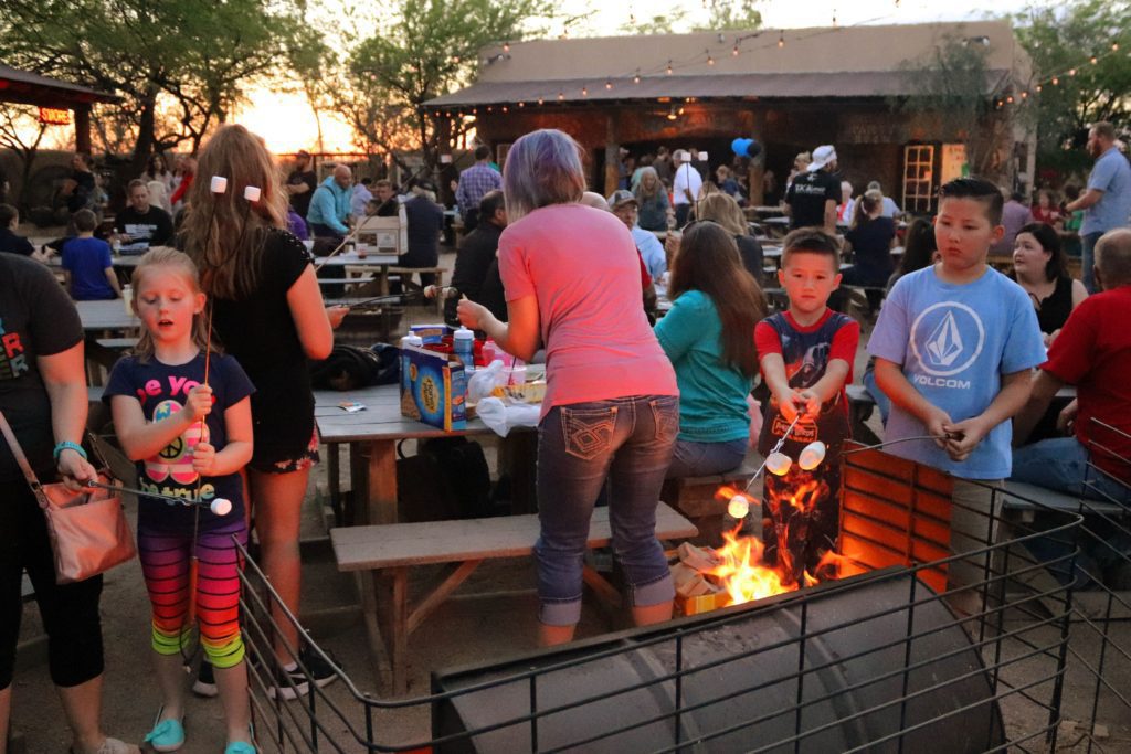 11 Things to do in Queen Creek Arizona with Kids | San Tan Flat #simplywander #queencreek #arizona #santanflat