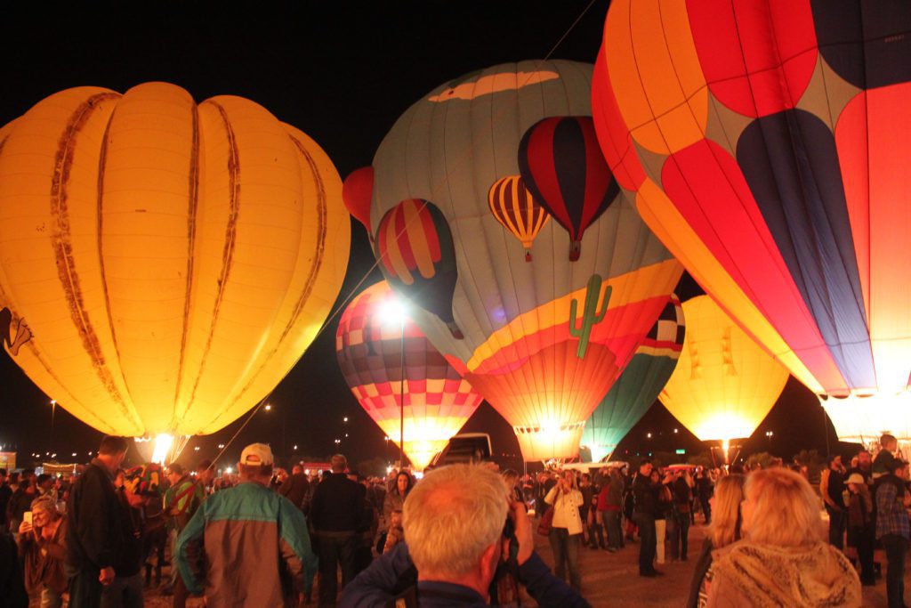 11 Places to go this Fall in Arizona | Salt River Fields Balloon Spectacular #simplywander #arizona #fall #saltriverfields