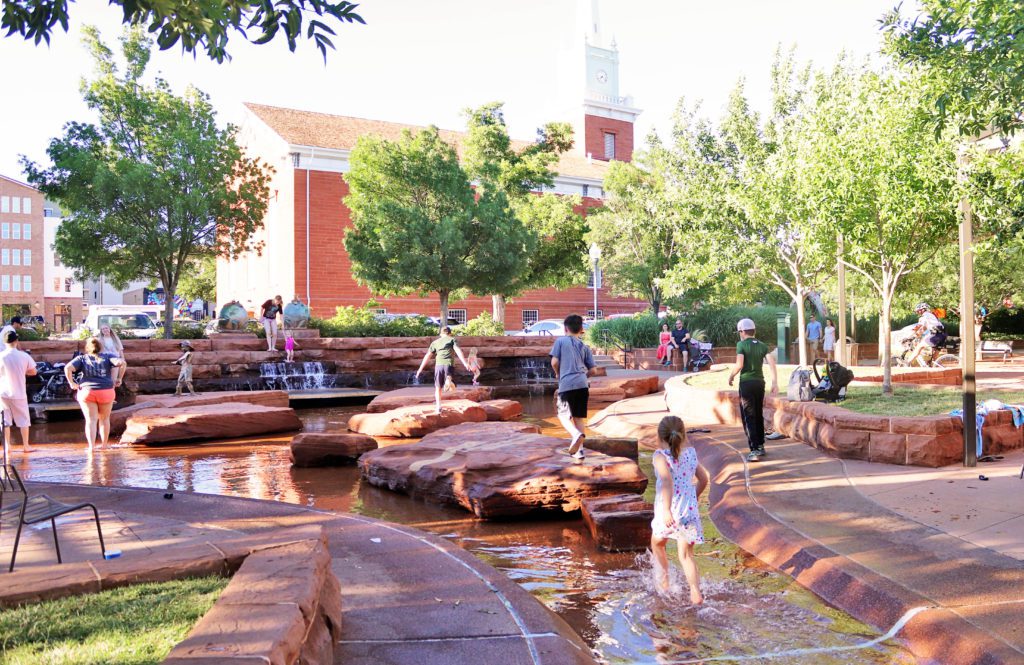 9 Awesome things to do in St George Utah with kids | Town Square Park #simplywander #stgeorge #utah #townsquarepark