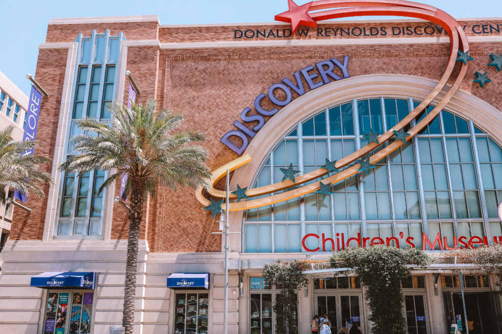 Best things to do off the Las Vegas strip with kids | Children's Discovery Museum #simplywander #childrensdiscoverymuseum #lasvegas