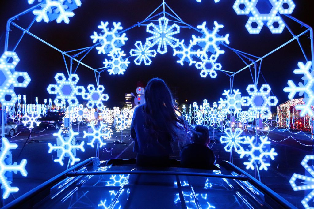 18 Places to experience the magic of Christmas in Arizona | World of Illumination #simplywander #worldofillumination #arizona #christmas