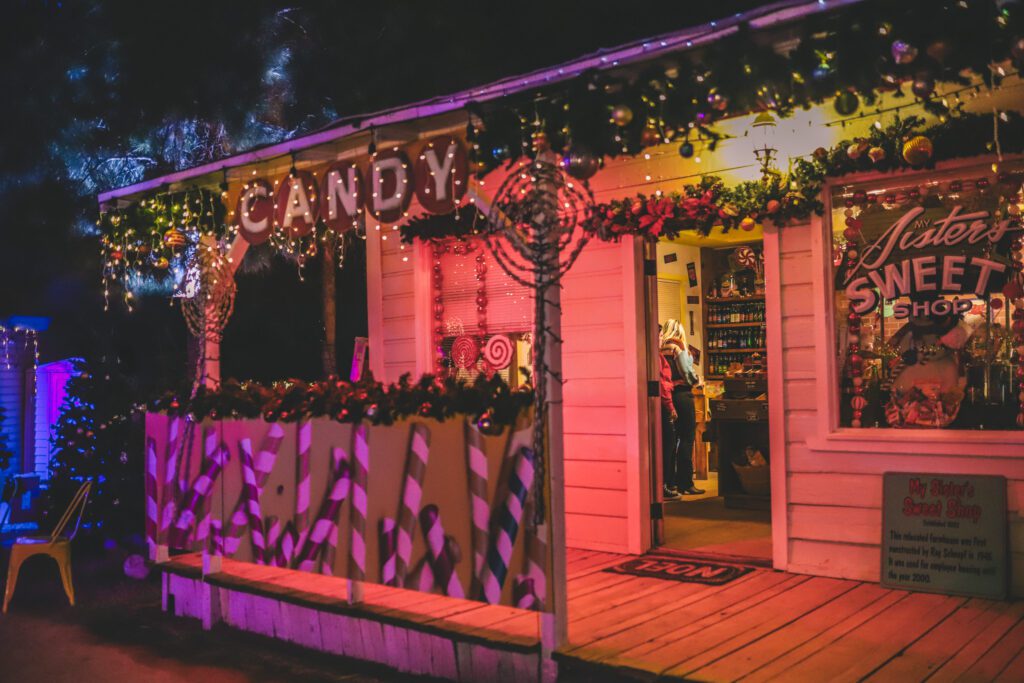 The Best Places to go During Christmas in Arizona | Schnepf Farms #simplywander
