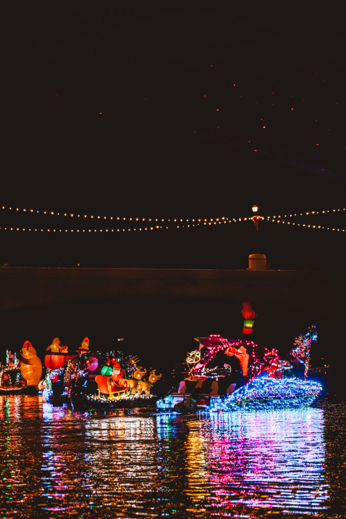 18 Best Places to go during Christmas in Arizona | Tempe Fantasy of Lights Boat Parade 