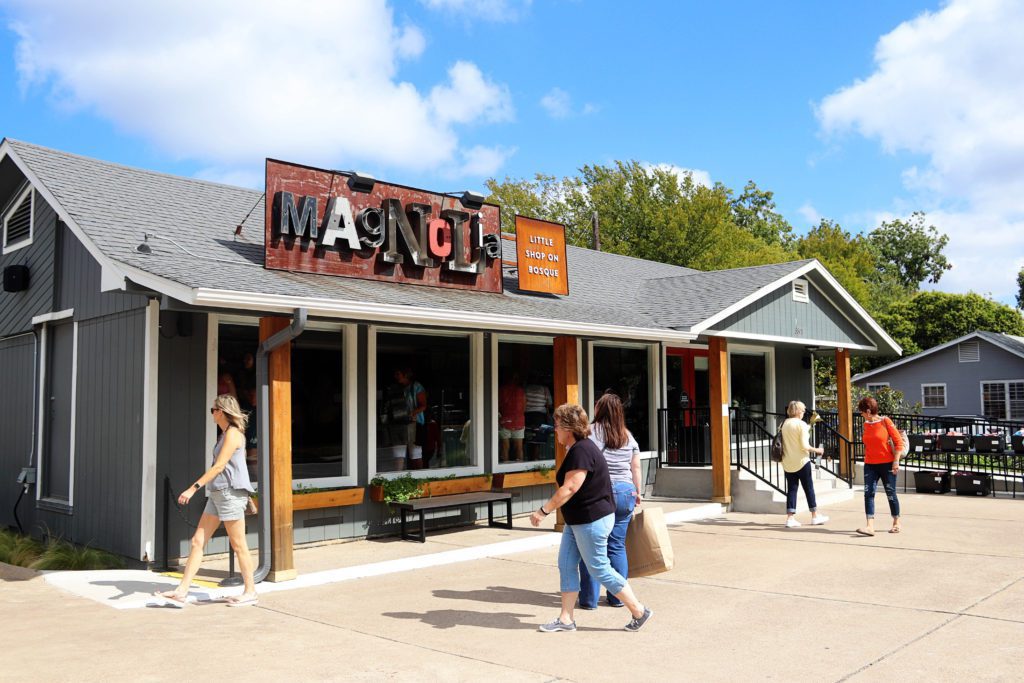 6 Things you should know before visiting Magnolia Market | Little Shop on Bosque #simplywander #magnolia #waco #texas