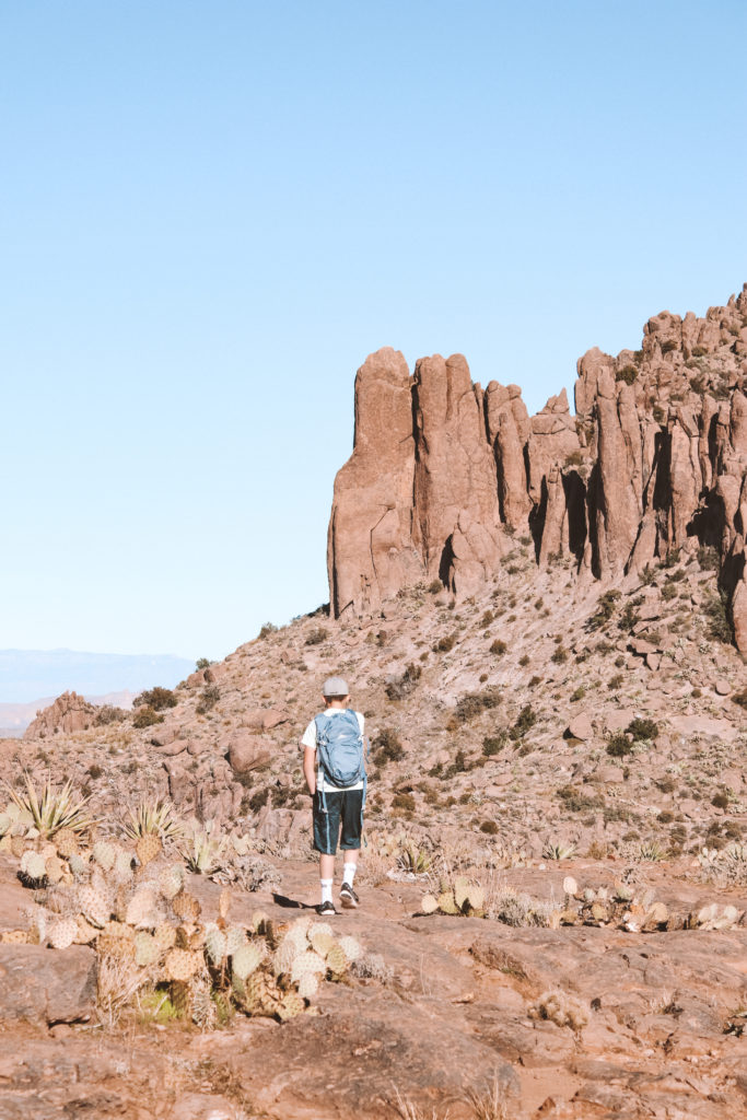 Hiking Arizona's Flatiron: one of the most challenging and rewarding hikes in Phoenis | Everything you need to know before hiking Flatiron #simplywander #flatironhike #superstitionmoutains #lostdutchmanstatepark #arizona