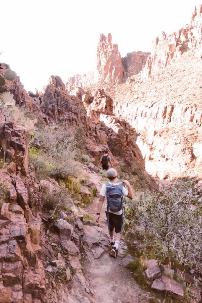 Hiking Arizona's Flatiron: one of the most challenging and rewarding hikes in Phoenis | Everything you need to know before hiking Flatiron #simplywander #flatironhike #superstitionmoutains #lostdutchmanstatepark #arizona