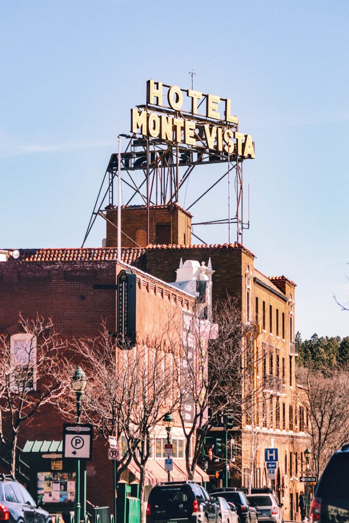 10 Fun Things to do in Flagstaff with Kids | Historic Downtown Flagstaff #simplywander #flagstaff