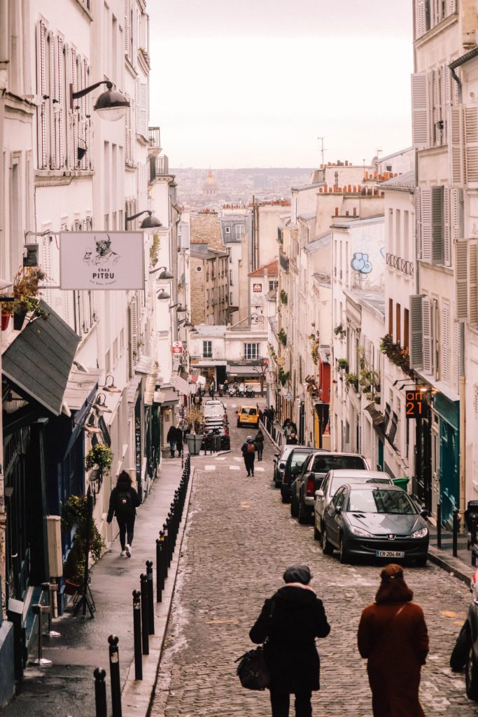 12 Spots You Can't Miss in Montmartre Paris #simplywander #montmartre #paris