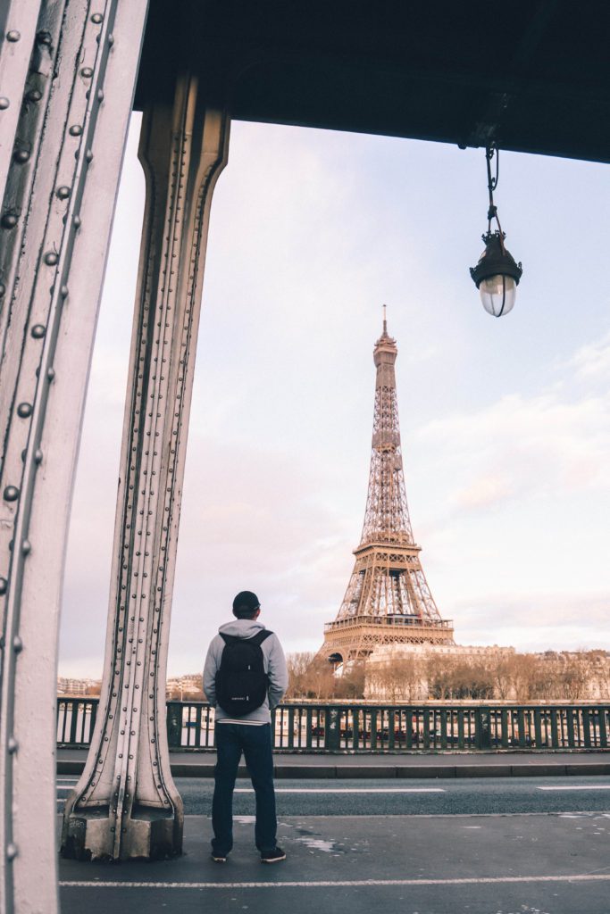 7 Spectacular Places to View the Eiffel Tower | Pont de Bir-Hakeim Bridge #simplywander #paris #france #eiffeltower #Pontdebir-hakeim