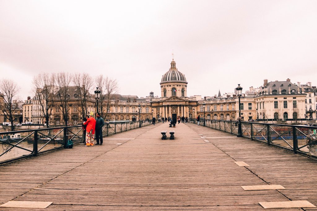 Paris in 4 Days: The ambitious traveler's guide to Paris | Pont de Arts #simplywander #paris #pontdesarts