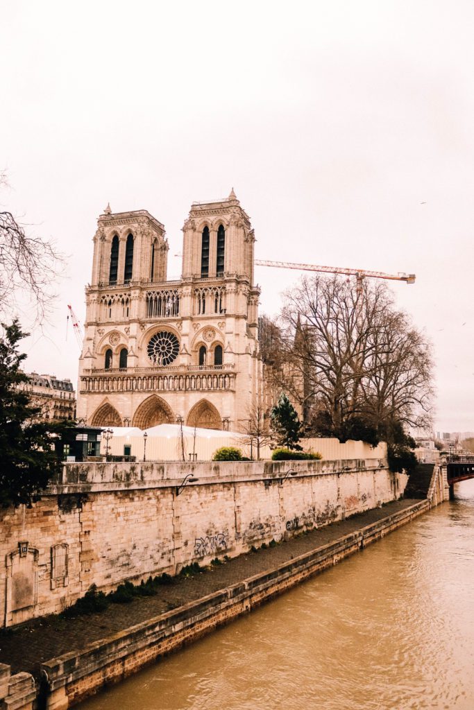 Paris in 4 Days: The ambitious traveler's guide to Paris | Notre Dame Cathedral #simplywander #paris #notredame