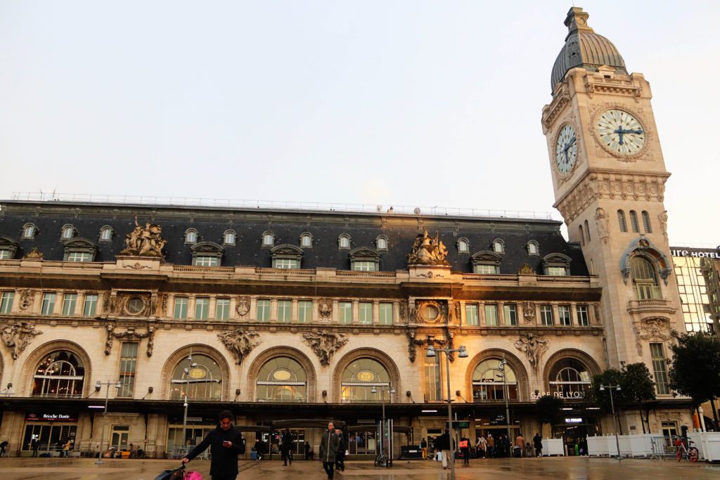 Paris in 4 Days: The ambitious traveler's guide to Paris | Gare de Lyon #simplywander #paris #garedelyon