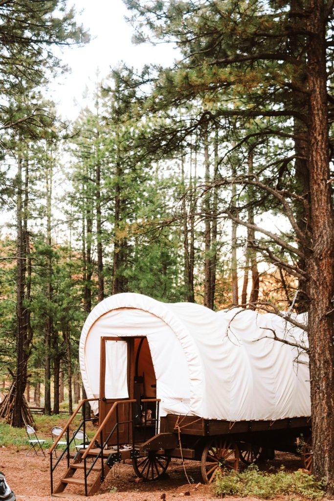 How to spend 3 perfect days in Southern Utah | Whispering Pines Glamping #southernutah #simplywander #whipseringpines #glamping