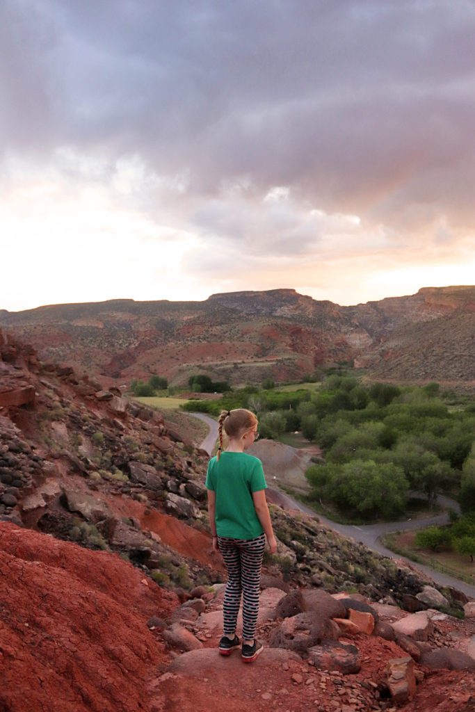How to spend a dreamy weekend in Capitol Reef National Park | Fruita Campground #simplywander #capitolreef #utah #fruitacampground