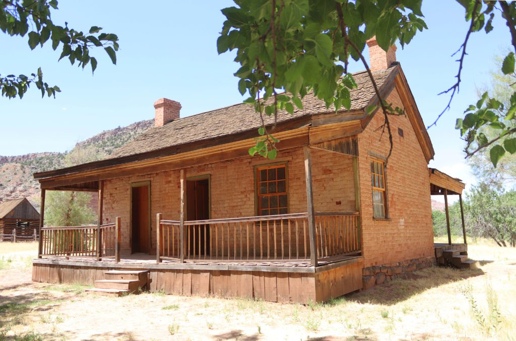 How to spend a non-touristy weekend in Zion | Grafton Ghost Town #simplywander #zion #grafton