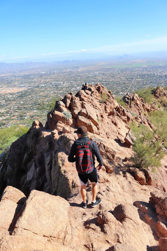 7 Awesome Hikes in Phoenix Arizona | Camelback Mountain Cholla Trail #simplywander #phoenixhikes #camelbackmountain #chollatrail