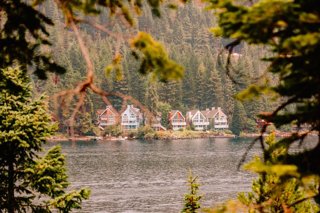 A Day Trip to Historic Truckee From Lake Tahoe | Donner Lake #simplywander #truckee #laketahoe #california #donnerlake