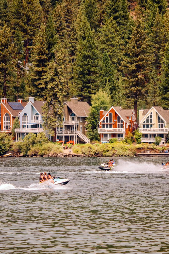 A Day Trip to Historic Truckee From Lake Tahoe | Donner Lake #simplywander #truckee #laketahoe #california #donnerlake